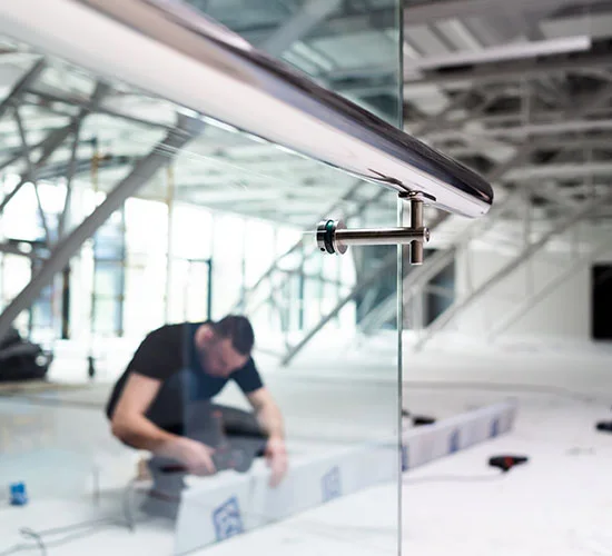 Lakeside, FL highly skilled glass repair technicians